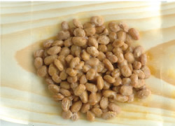 経木（きょうぎ）納豆